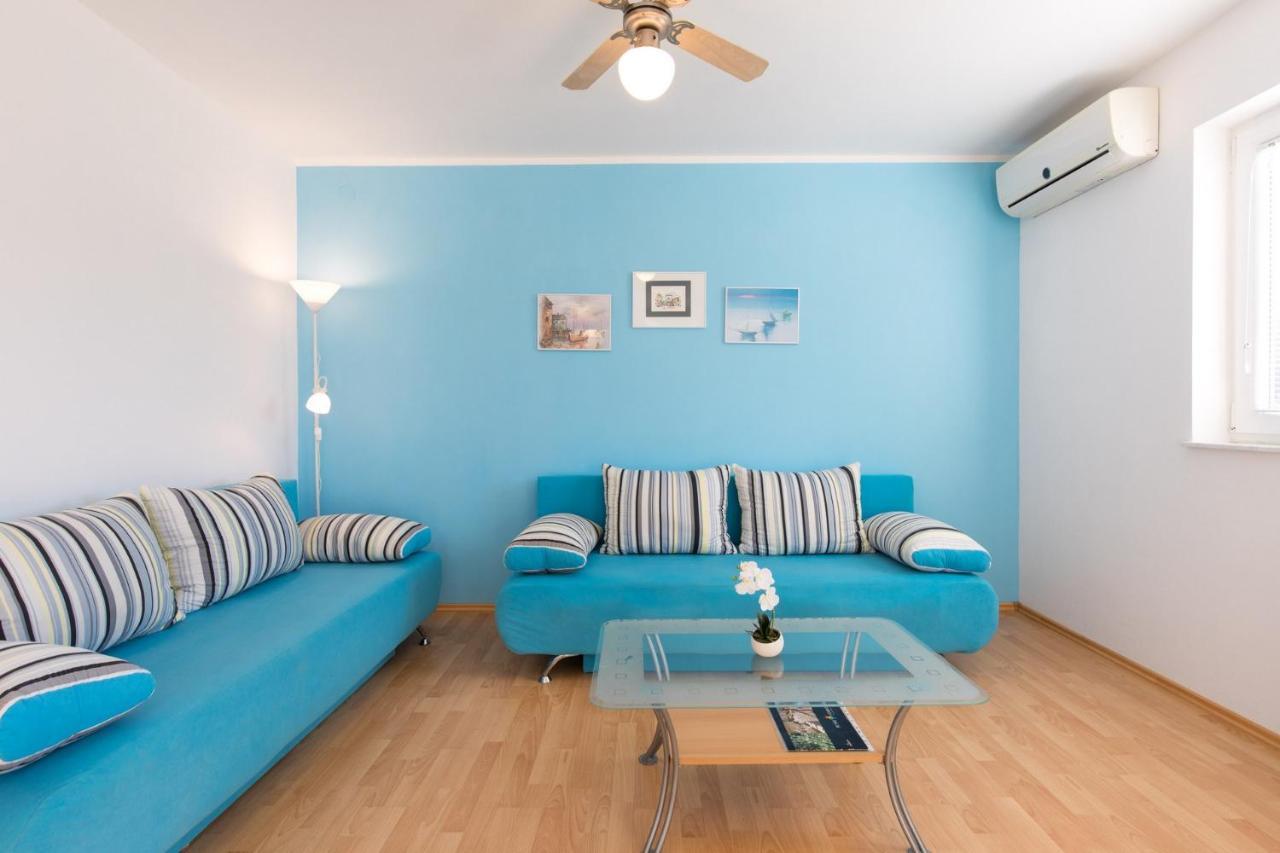 Apartments Mirjana * Central Location And Close To Beach Пунат Екстериор снимка