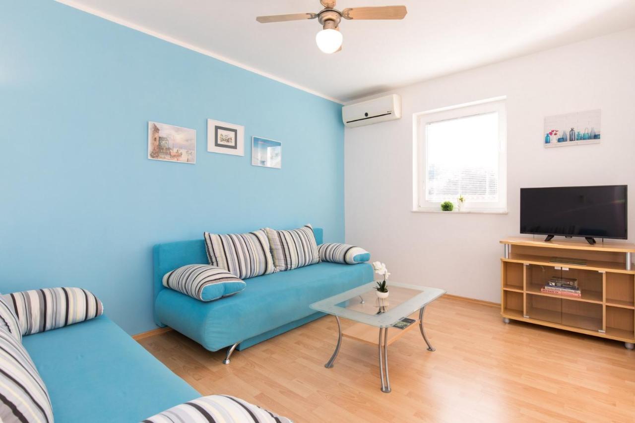Apartments Mirjana * Central Location And Close To Beach Пунат Екстериор снимка