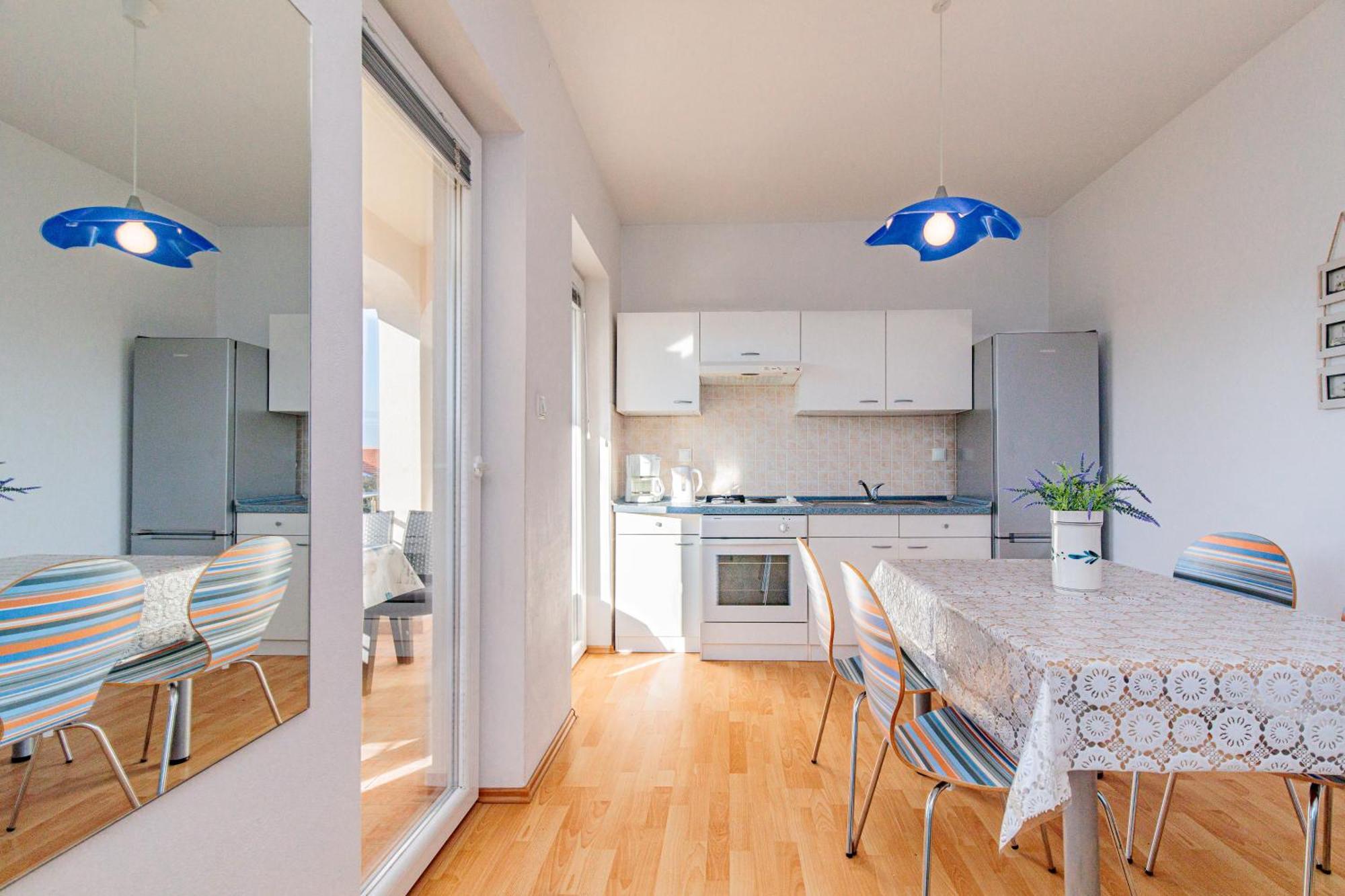 Apartments Mirjana * Central Location And Close To Beach Пунат Екстериор снимка